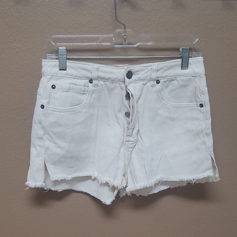 Amuse Society Cream Jean Shorts 🤎